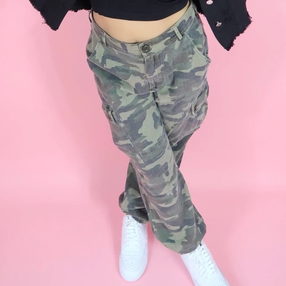 Aaliyah Cargo Pants - Picture 3 of 5